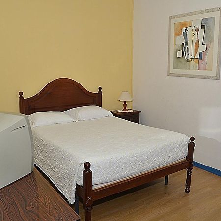 Pensao Astoria Hotel ฟุงชาล ภายนอก รูปภาพ
